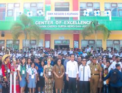 Didampingi Pj.Gubernur NTT,Presiden Jokowi Kunjungi SMK Negeri 5 Kota Kupang