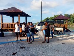 Peduli Lingkungan Tim “VMB” Lakukan Aksi Pembersihan Pantai Di Wisata Laut Mati