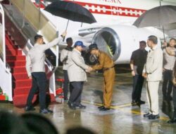 Pj. Gubernur NTT Andriko Susanto Jemput Kedatangan Presiden Prabowo di Bandara El Tari Kupang