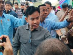 Tiba dengan Helikopter, Wakil Presiden Gibran Sambangi Rote Ndao di Tengah Guyuran Hujan