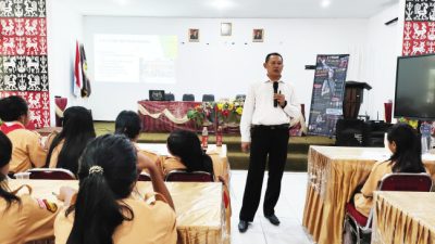 Rekonstruksi Teks Gencarkan Pencegahan, Sat Resnarkoba Polres Sumba Timur Gelar Sosialisasi "Pelajar Hebat, Tanpa Narkoba" 9 1001395231 1