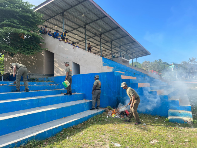 Dukung GNI ASRI, Personel Kompi 3 Batalyon A Pelopor Gelar Aksi Bersih di Kota Ba'a 2 IMG 20260606 WA0018