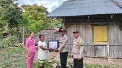 Sambut HUT Bhayangkara ke-80, Polsek Rote Timur Gelar Baksos dan Salurkan Bansos Door to Door