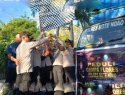 Bantu Korban Gempa Flores, Kapolres Rote Ndao Salurkan Bantuan Rp.50 Juta Lebih