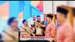 Bupati Rote Ndao,Saat Menerima Penghargaan Pembangunan dari Kementrian PPN/Kepala Bapennas
